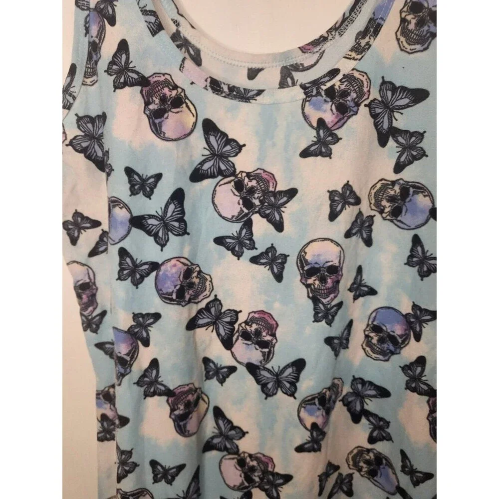 No Boundaries Juniors' scoop neck "Skull and Butterfly" Tank Top - Picture 3 of 8